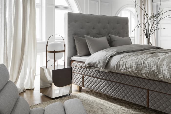 bed_continental_dux 8008_inspiration_PIE_xupport-royal ruskin 10 quill_1