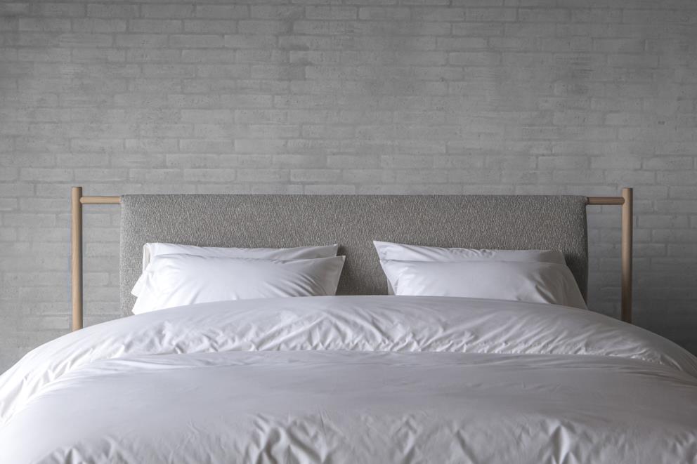 bed-continental-dux-80-sustainable-comfort-pie-comfort-anna-headboard-1.JPG