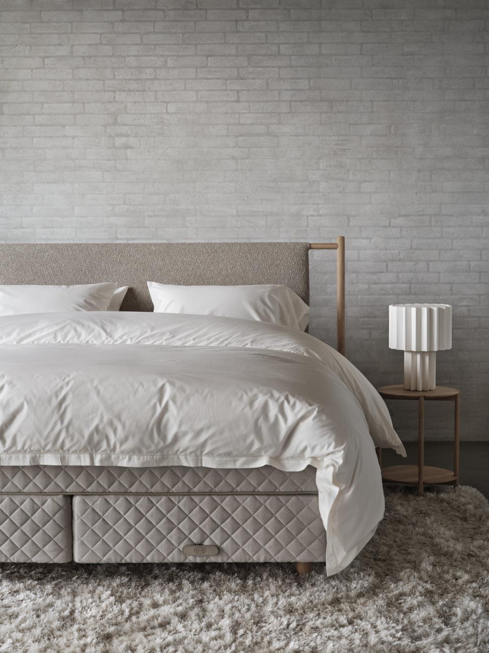 bed-continental-dux-80-sustainable-comfort-pie-comfort-anna-headboard-3-v2.tif