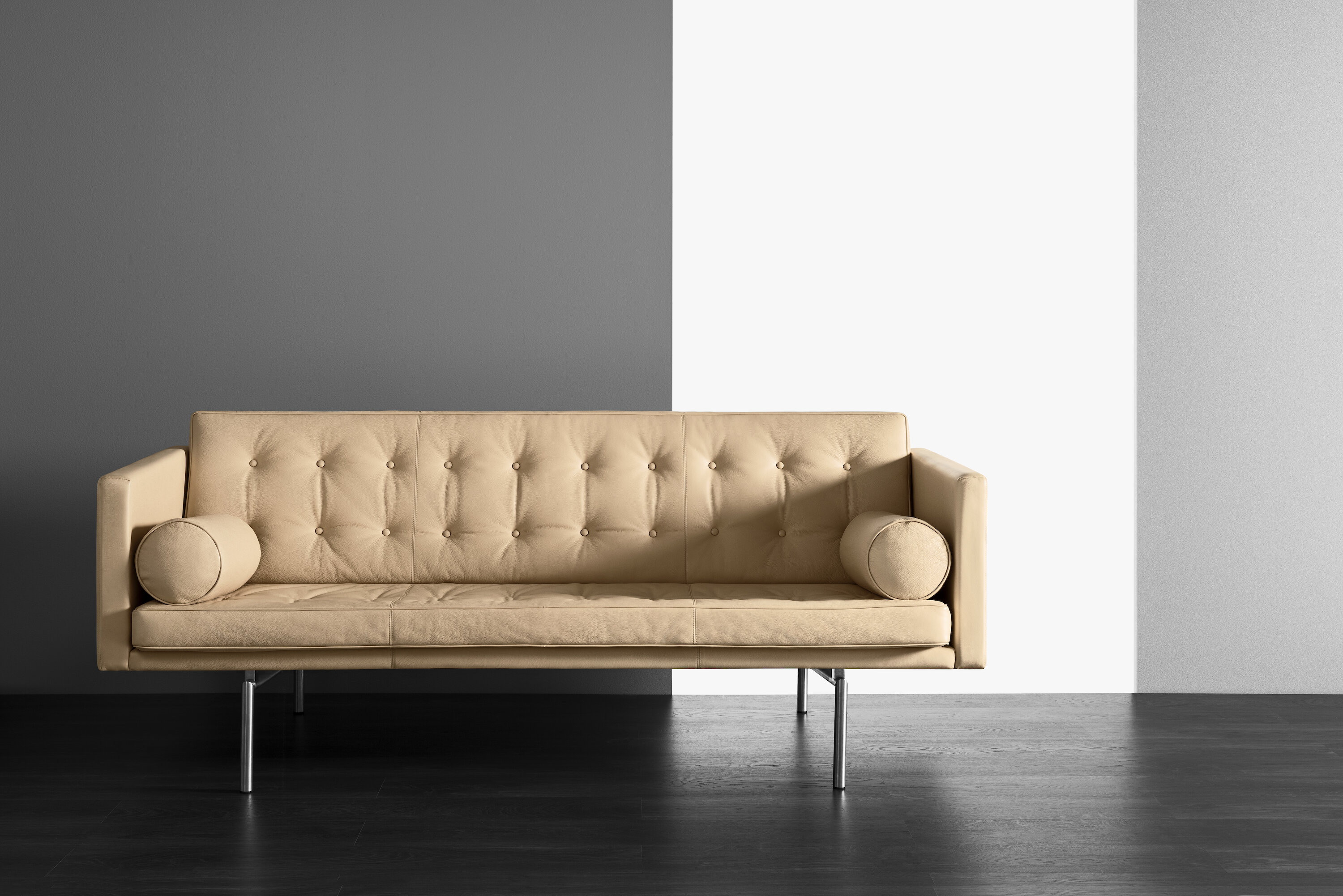 furniture_sofa_ritzy_3 seater-chrome-dakota 24_PI_3